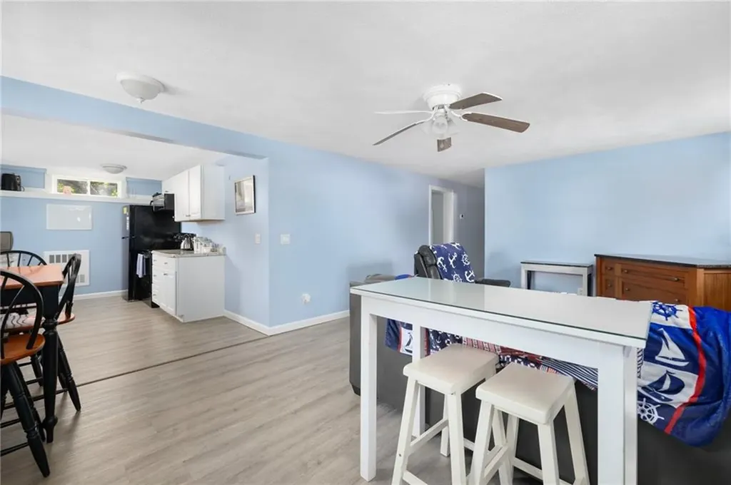 40 Hemlock Avenue Narragansett RI 02882