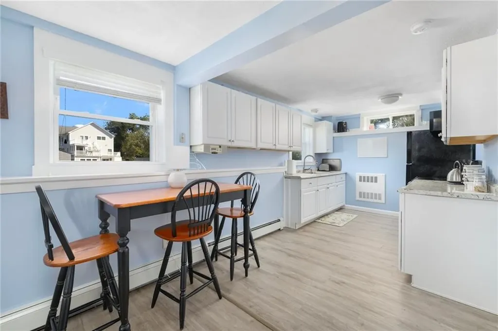 40 Hemlock Avenue Narragansett RI 02882