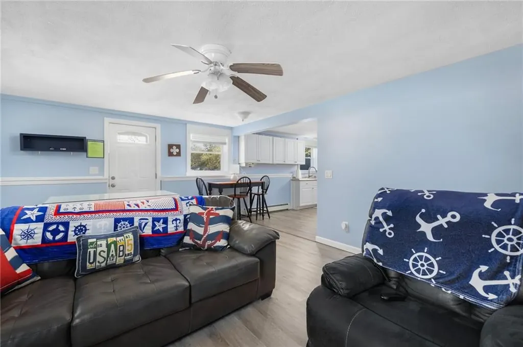 40 Hemlock Avenue Narragansett RI 02882