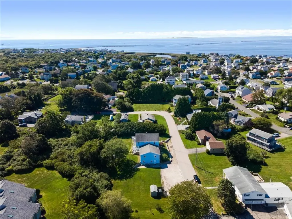 40 Hemlock Avenue Narragansett RI 02882