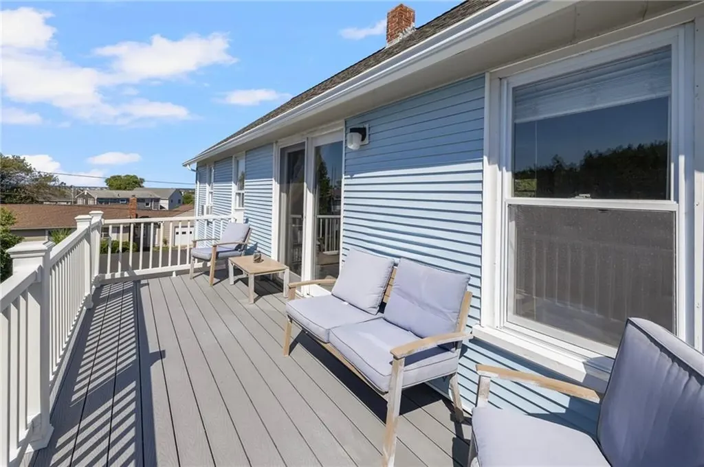 40 Hemlock Avenue Narragansett RI 02882