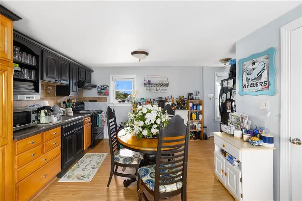 40 Hemlock Avenue Narragansett RI 02882