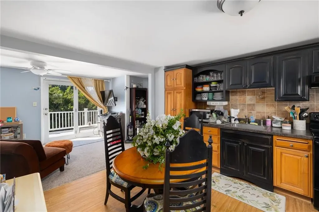 40 Hemlock Avenue Narragansett RI 02882