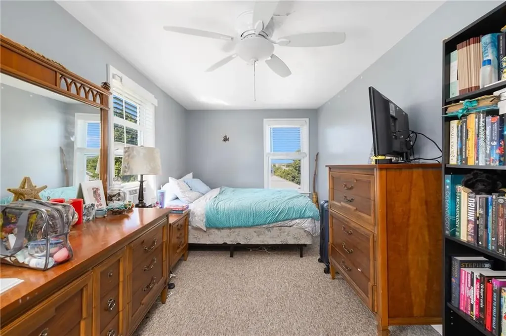40 Hemlock Avenue Narragansett RI 02882