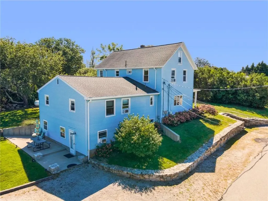 40 Hemlock Avenue Narragansett RI 02882