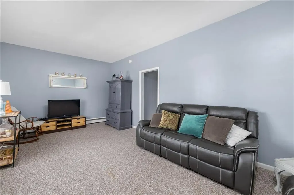 40 Hemlock Avenue Narragansett RI 02882