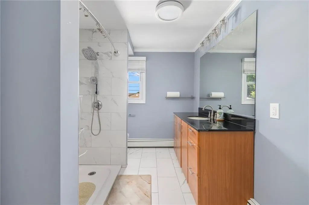 40 Hemlock Avenue Narragansett RI 02882