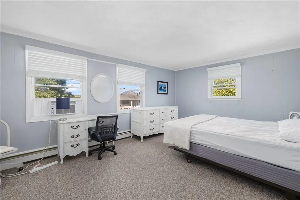 40 Hemlock Avenue Narragansett RI 02882