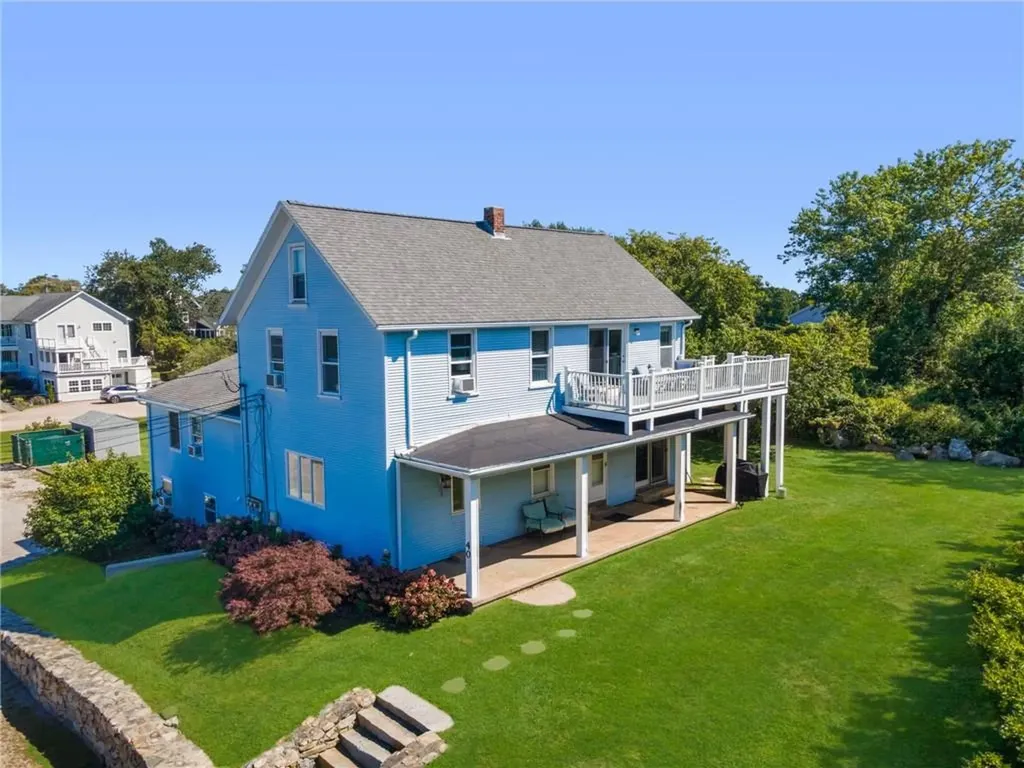 40 Hemlock Avenue Narragansett RI 02882