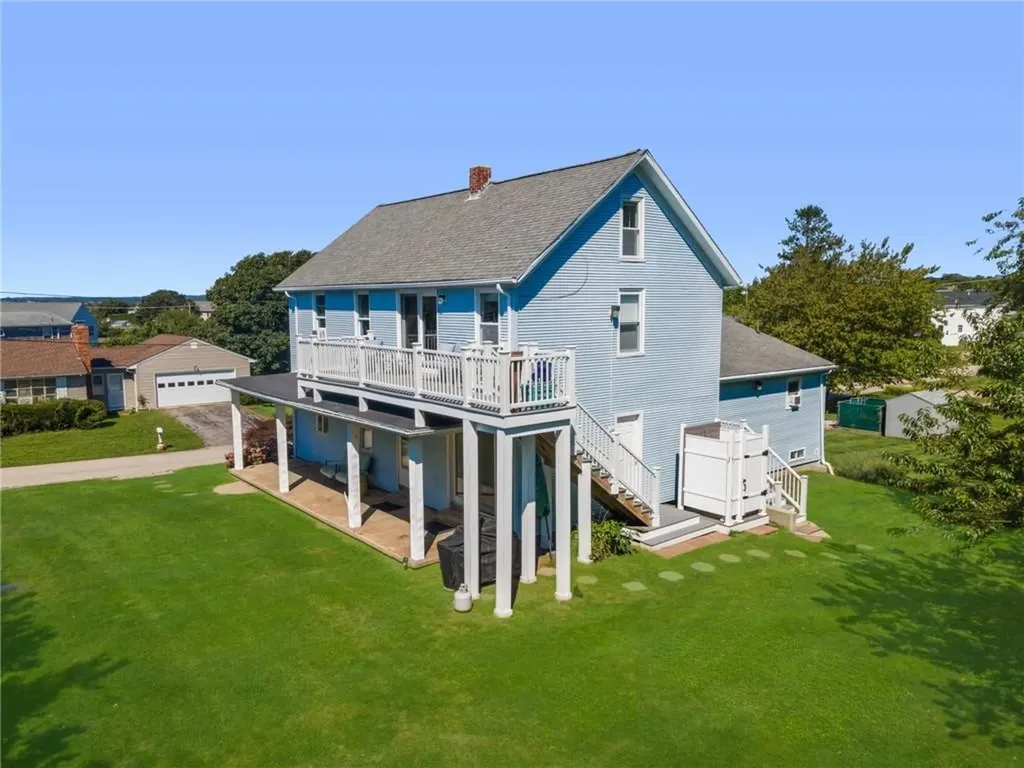 40 Hemlock Avenue Narragansett RI 02882