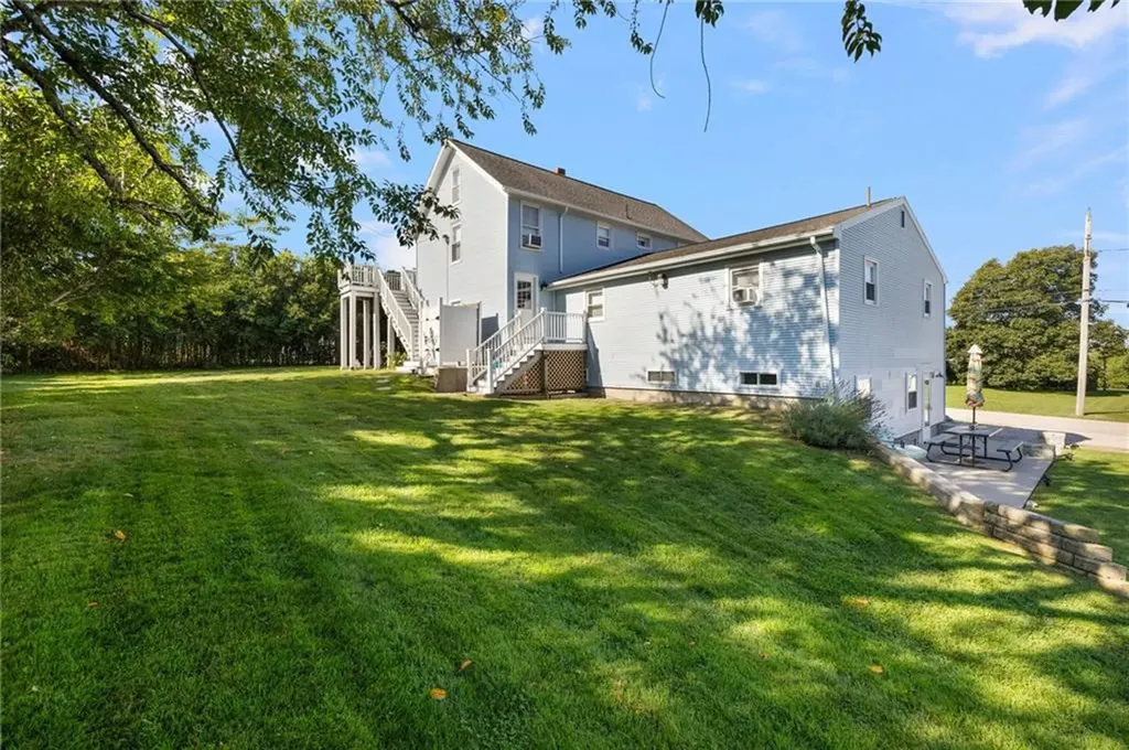 40 Hemlock Avenue Narragansett RI 02882