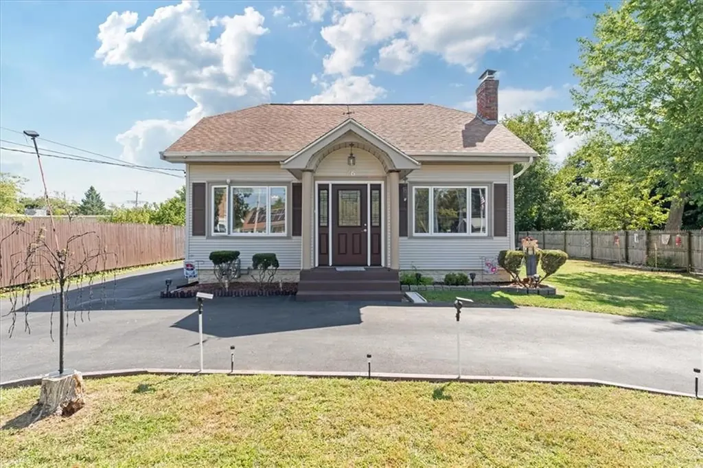 26 Covel Circle Warwick RI 02888