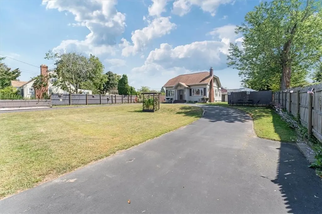 26 Covel Circle Warwick RI 02888