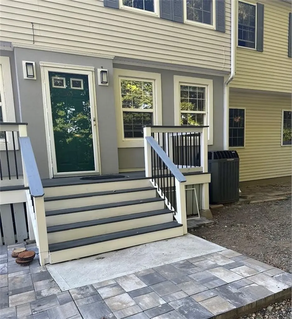 1265 New London Avenue Cranston RI 02920