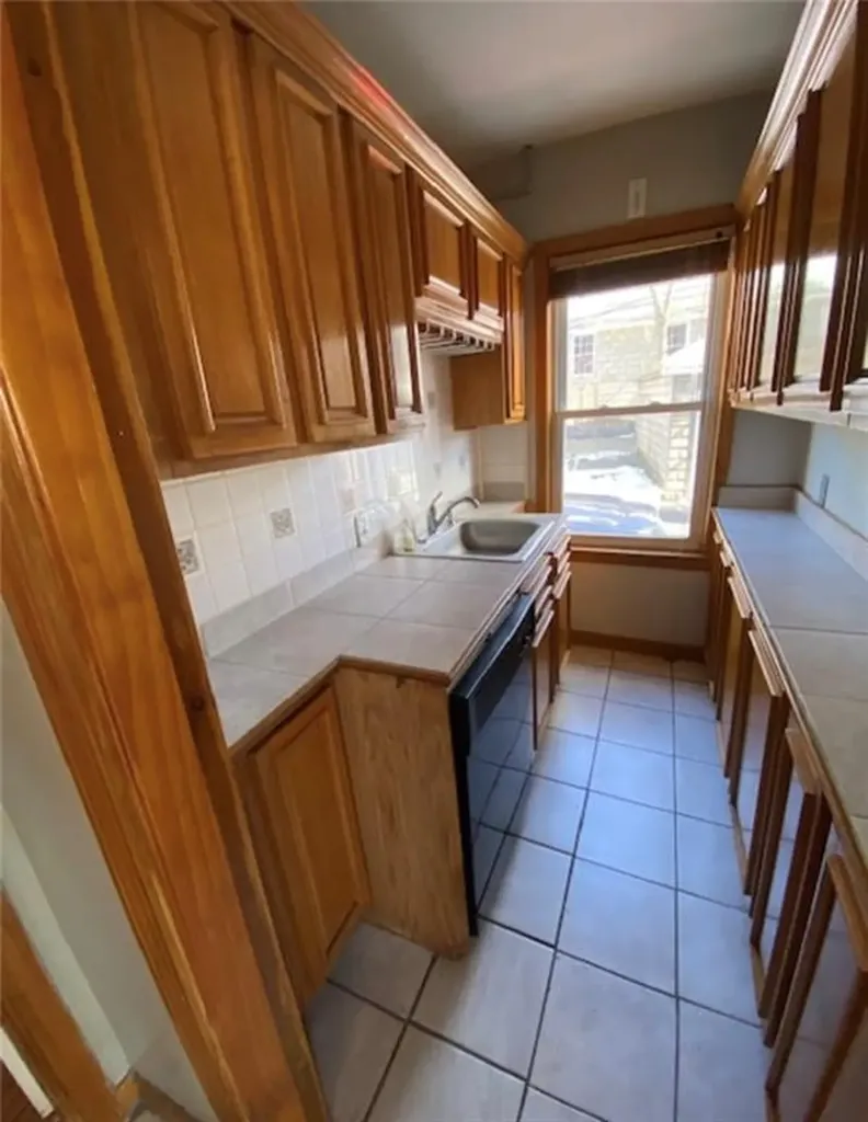 77 79 Raymond Street Providence RI 02908