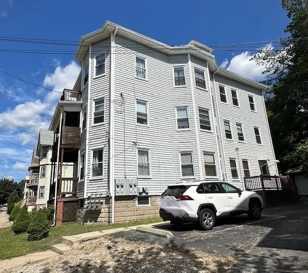 77 79 Raymond Street Providence RI 02908