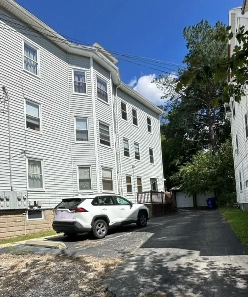 77 79 Raymond Street Providence RI 02908