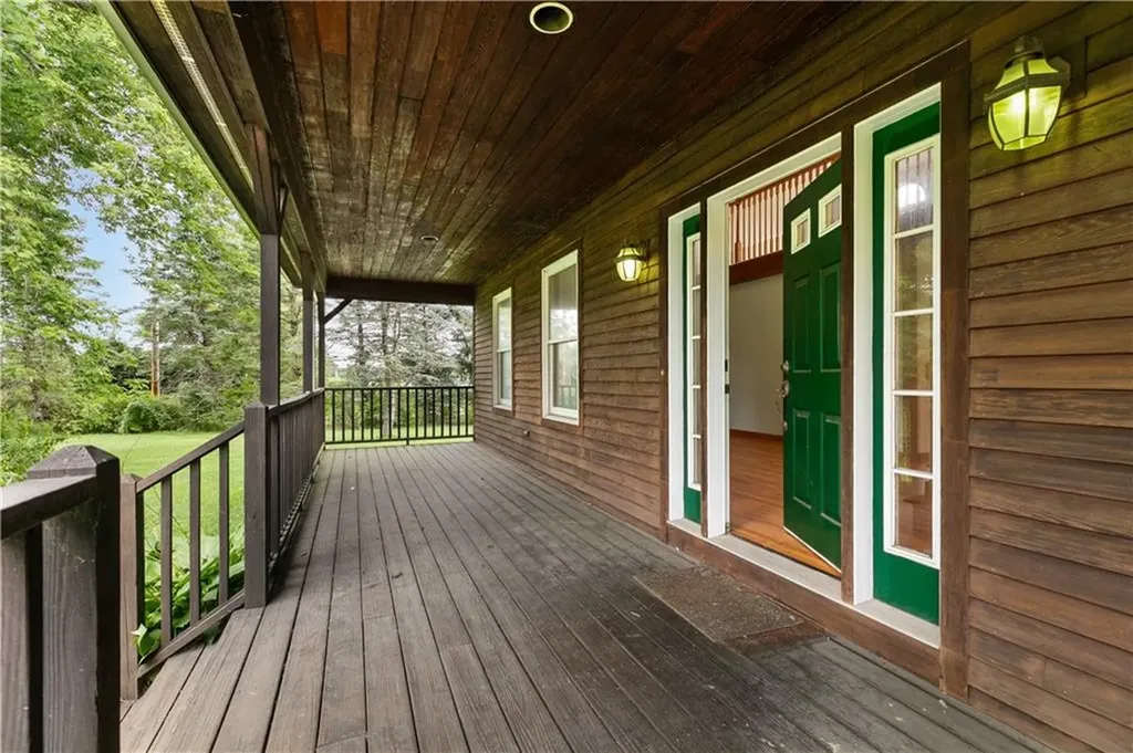 3552 Main Road Tiverton RI 02878