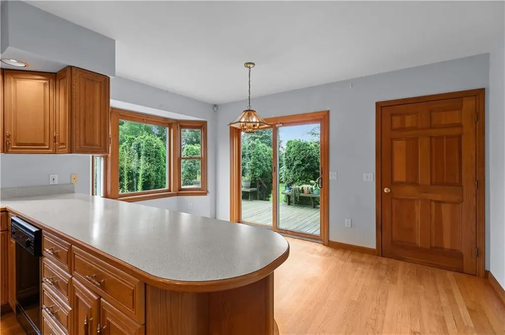 3552 Main Road Tiverton RI 02878