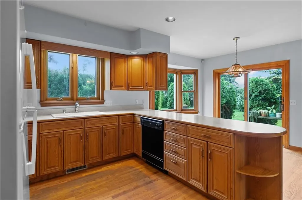 3552 Main Road Tiverton RI 02878