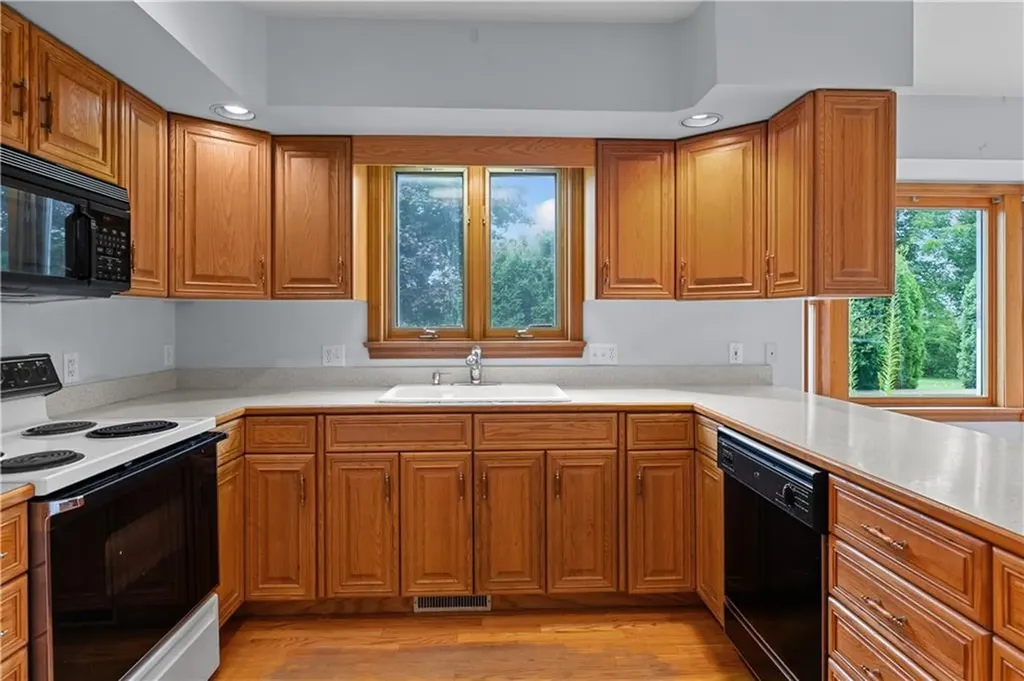 3552 Main Road Tiverton RI 02878