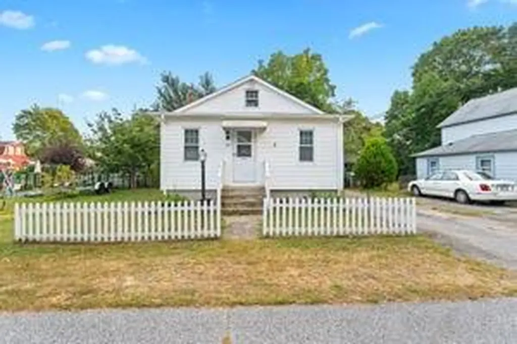 68 Wilson Avenue Warwick RI 02889