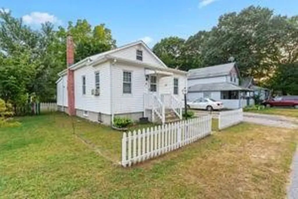 68 Wilson Avenue Warwick RI 02889