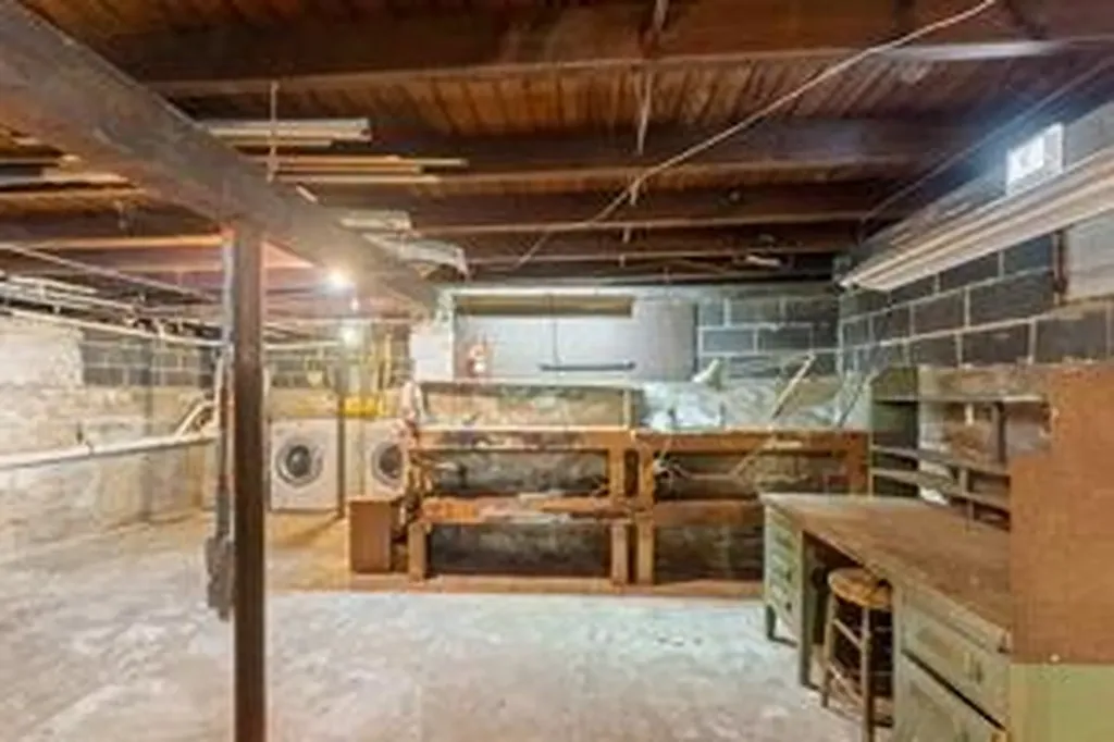 68 Wilson Avenue Warwick RI 02889