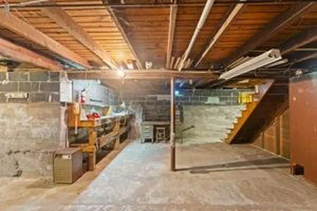68 Wilson Avenue Warwick RI 02889