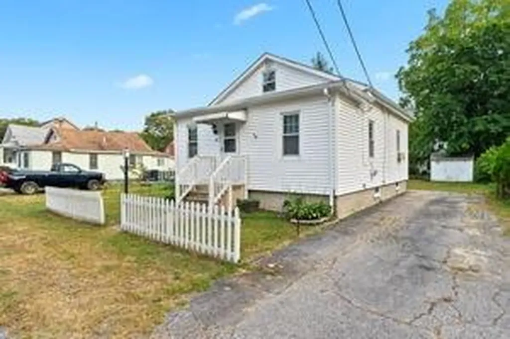 68 Wilson Avenue Warwick RI 02889