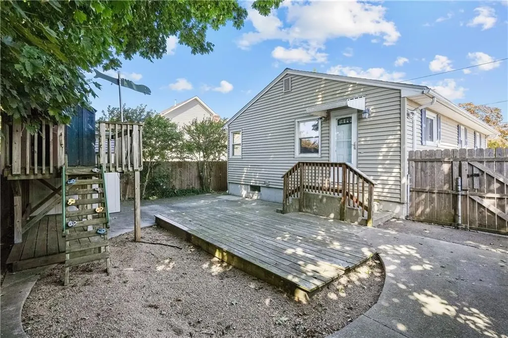 197 Crescent Avenue Cranston RI 02910