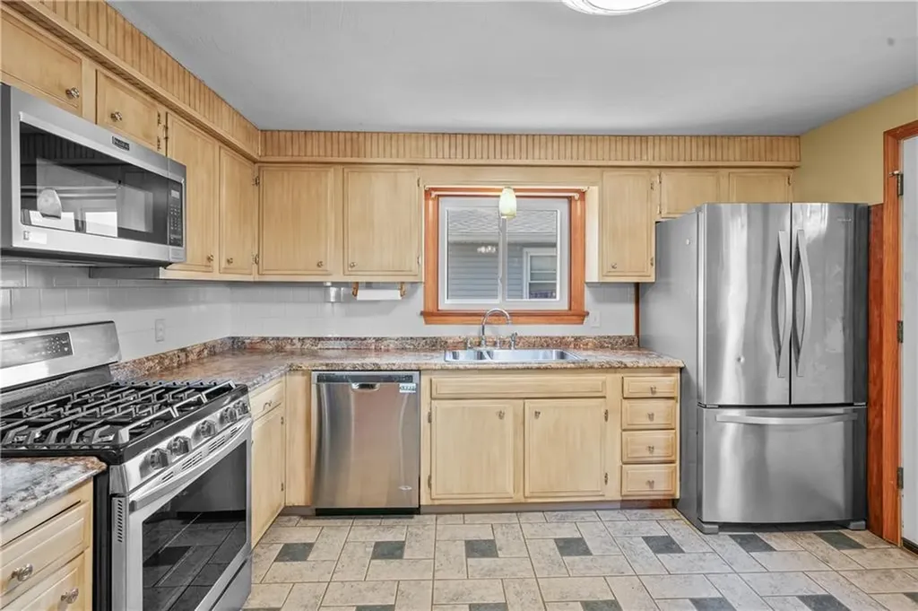 197 Crescent Avenue Cranston RI 02910