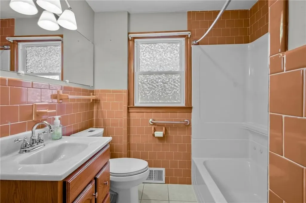 197 Crescent Avenue Cranston RI 02910