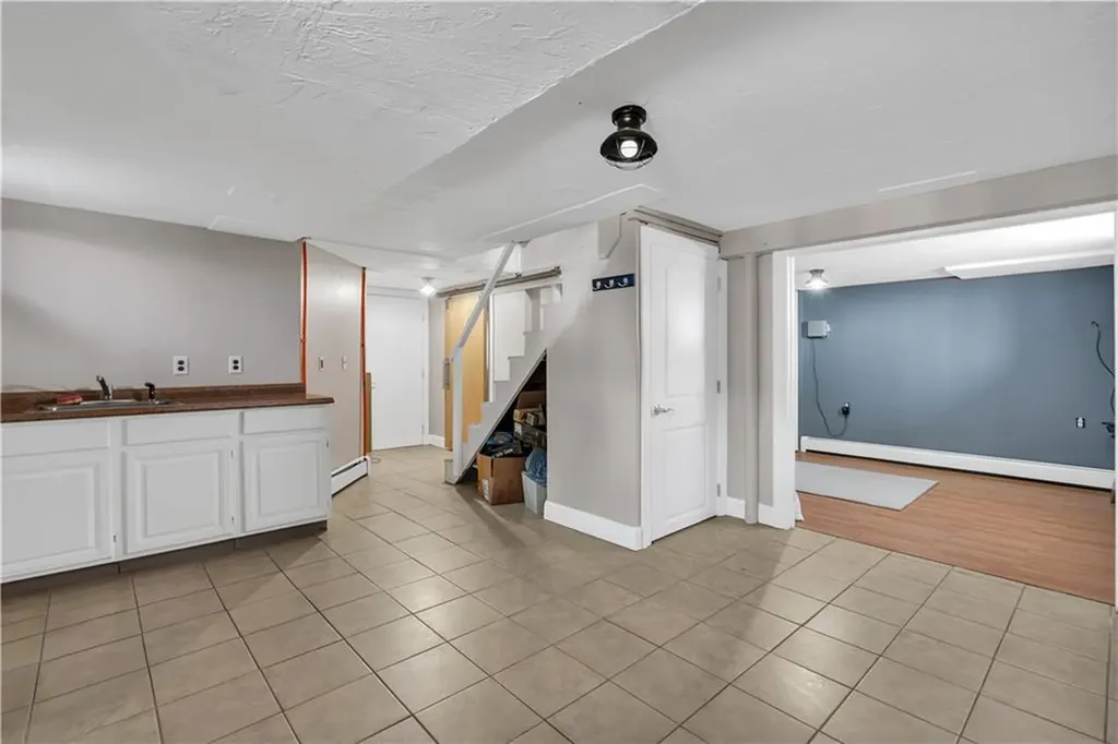 321 Hoxsie Avenue Warwick RI 02889