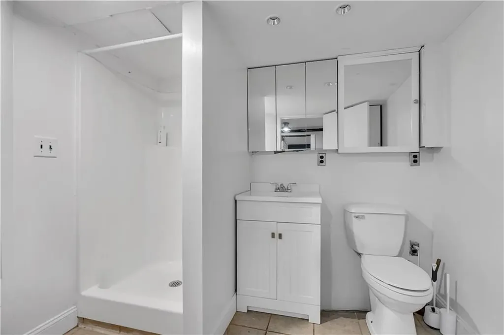 321 Hoxsie Avenue Warwick RI 02889