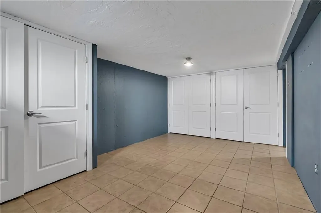 321 Hoxsie Avenue Warwick RI 02889