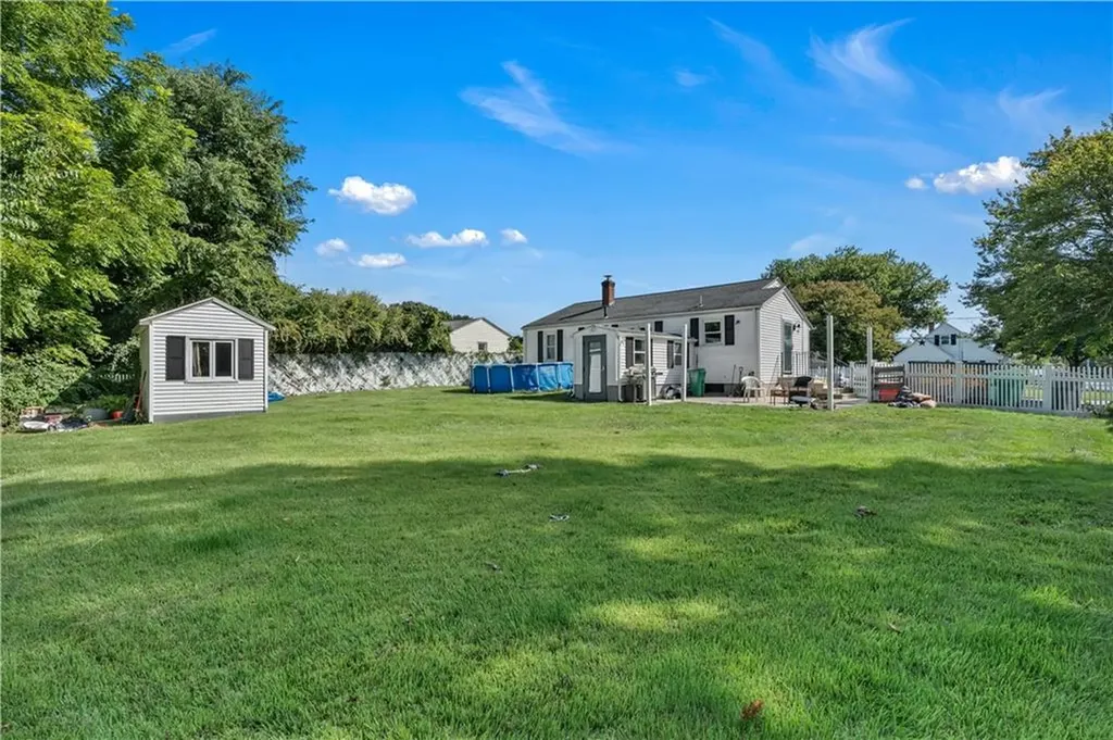 321 Hoxsie Avenue Warwick RI 02889