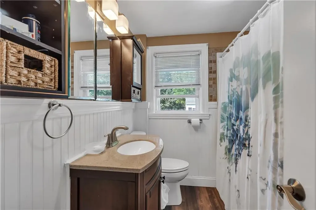 321 Hoxsie Avenue Warwick RI 02889