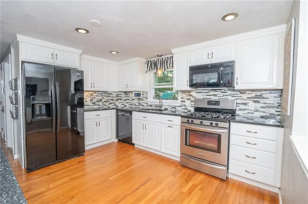 39 Michael Drive Warwick RI 02889