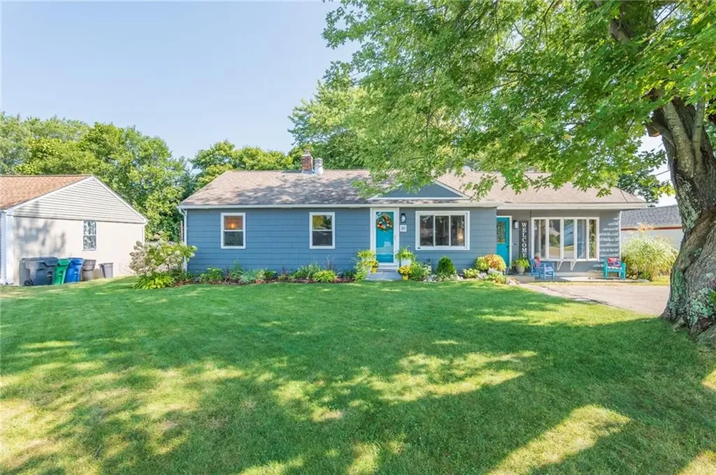 39 Michael Drive Warwick RI 02889