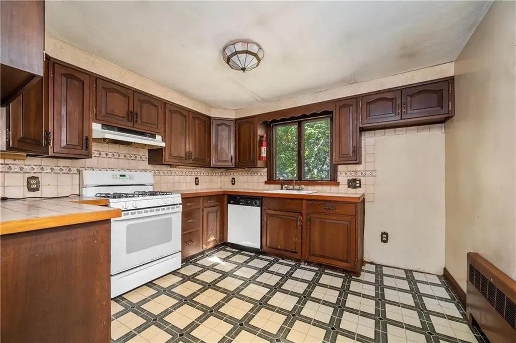 120 Windsor Road Pawtucket RI 02861