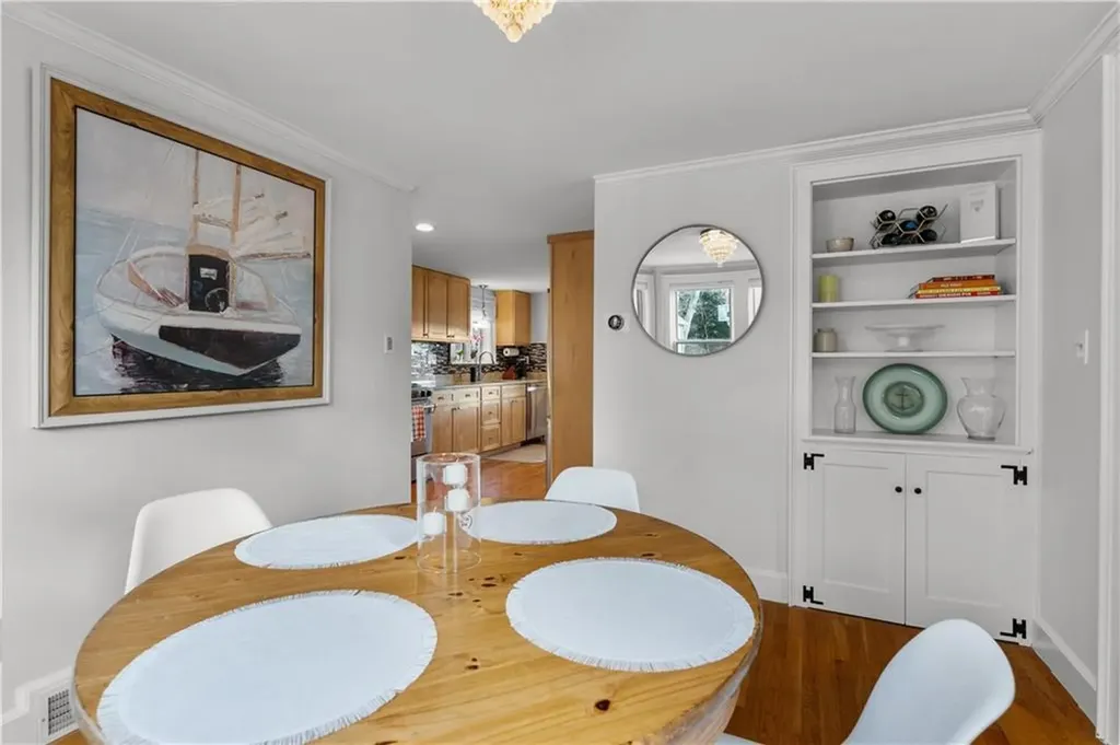 1253 Warwick Neck Avenue Warwick RI 02889