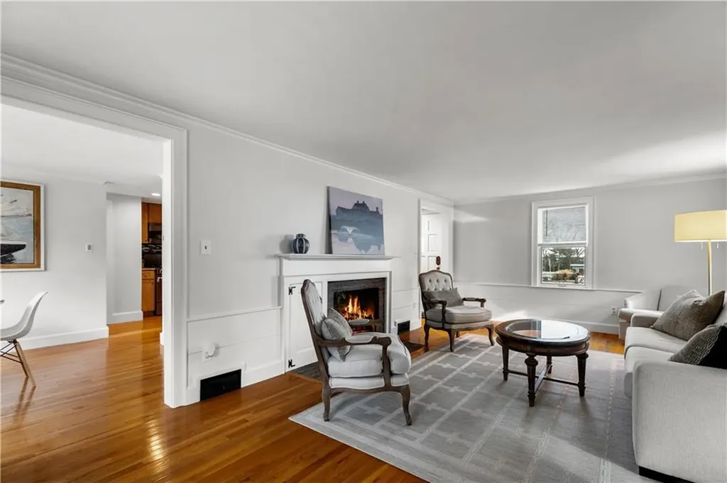 1253 Warwick Neck Avenue Warwick RI 02889