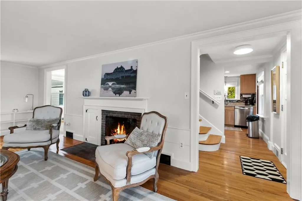 1253 Warwick Neck Avenue Warwick RI 02889