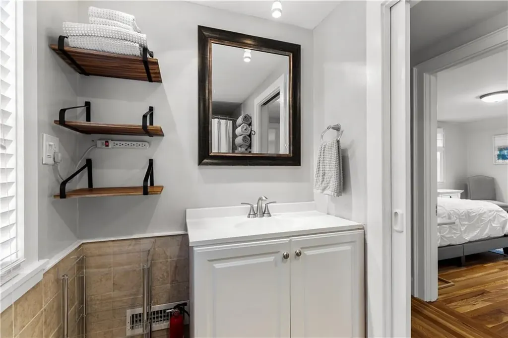 1253 Warwick Neck Avenue Warwick RI 02889