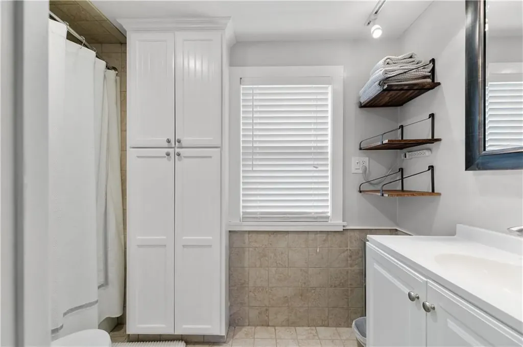 1253 Warwick Neck Avenue Warwick RI 02889