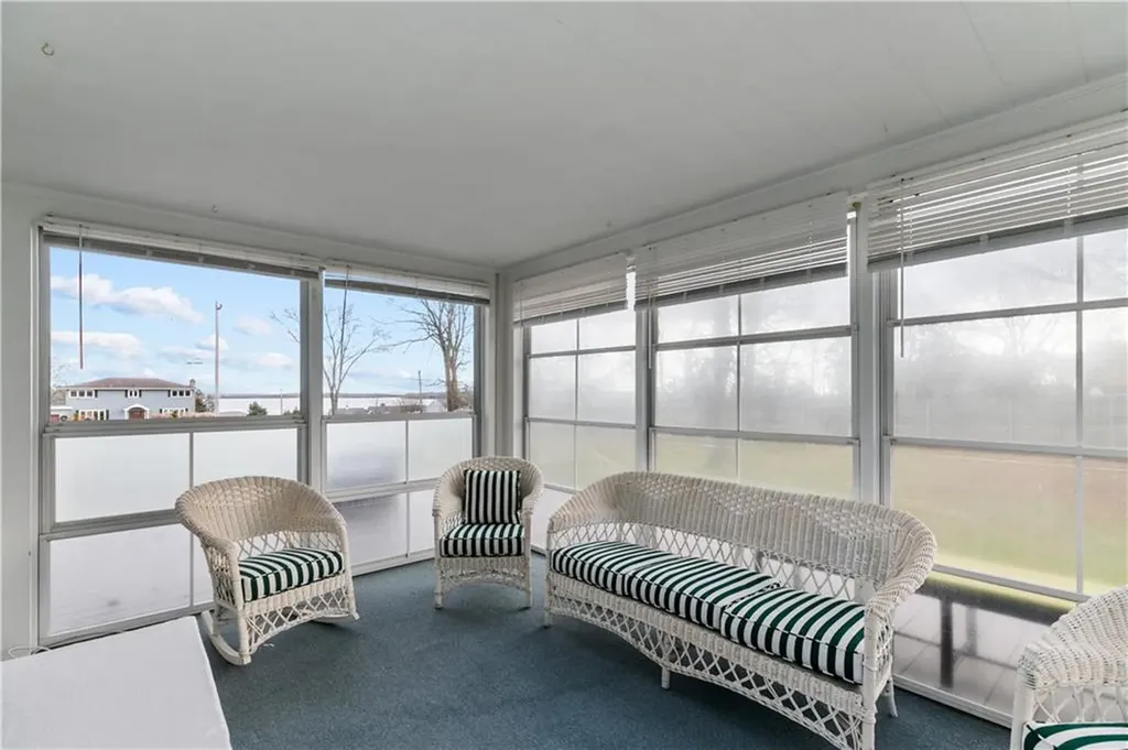 1253 Warwick Neck Avenue Warwick RI 02889