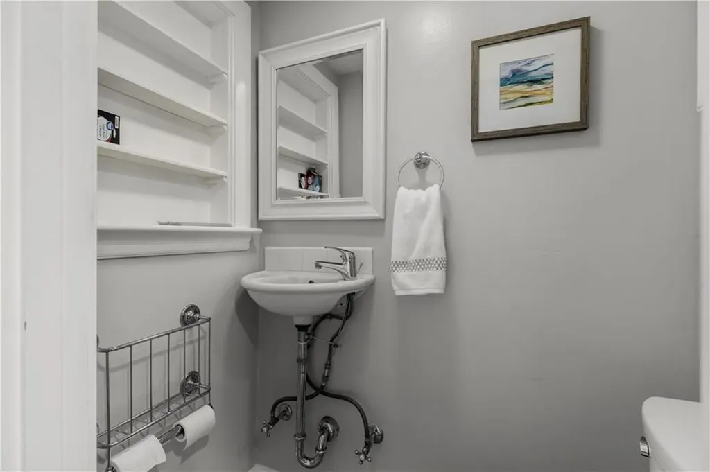 1253 Warwick Neck Avenue Warwick RI 02889