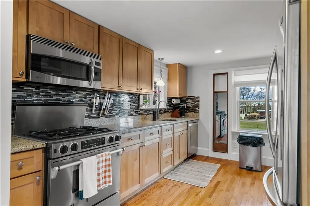 1253 Warwick Neck Avenue Warwick RI 02889