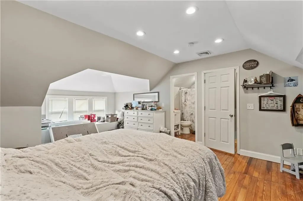 1124 Newport Avenue Pawtucket RI 02861